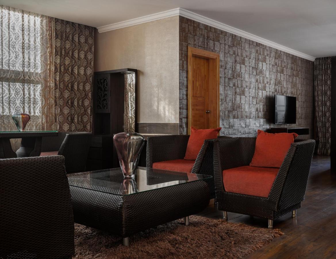 The Panoramic Getaway Hotel Munnar Exterior photo A 3D rendering of a living room