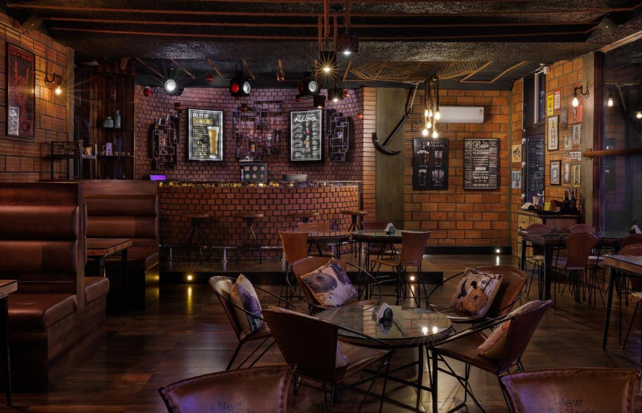 The Panoramic Getaway Hotel Munnar Exterior photo The interior of the bar