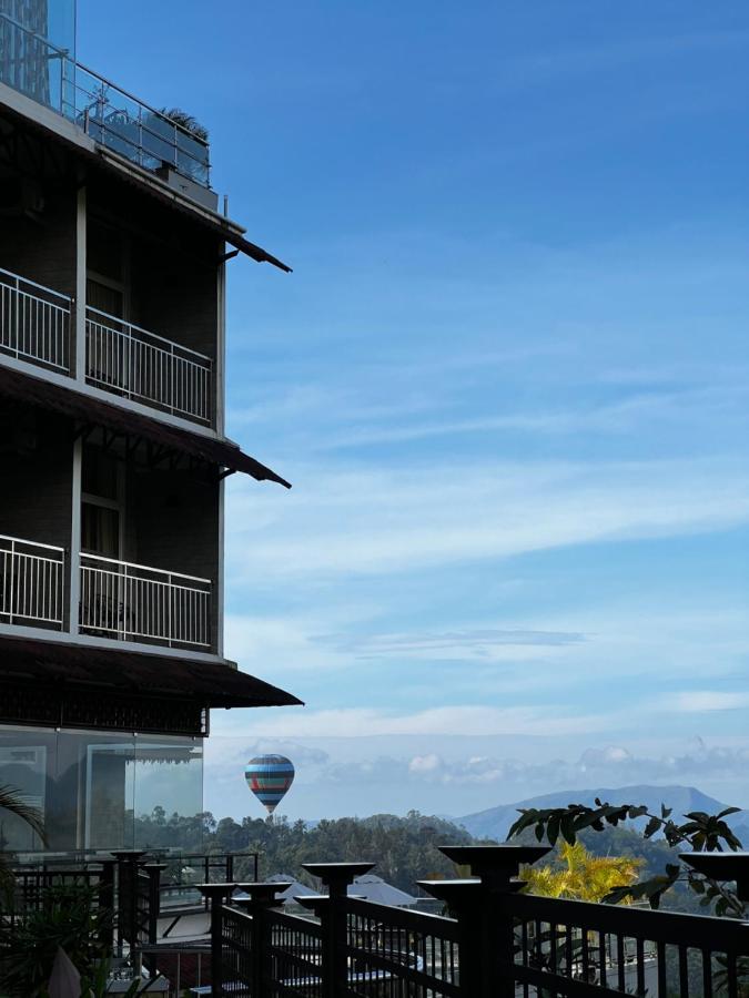The Panoramic Getaway Hotel Munnar Exterior photo The observation tower