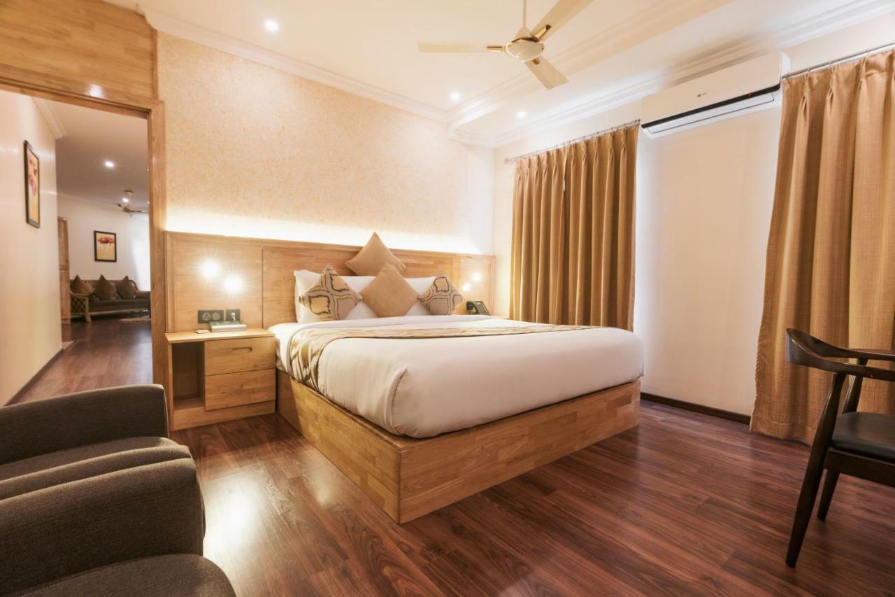 The Panoramic Getaway Hotel Munnar Exterior photo A room at the hotel