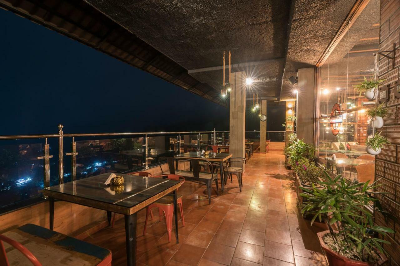 The Panoramic Getaway Hotel Munnar Exterior photo Sky Bar