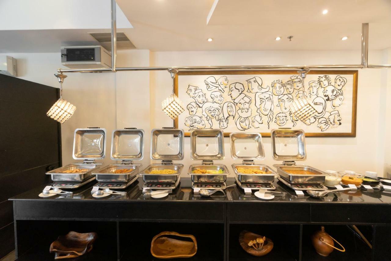 The Panoramic Getaway Hotel Munnar Exterior photo A chafing dish buffet